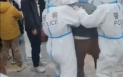 Shanghai: La polizia usa la forza per far rispettare gli ordini di quarantena del Partito Comunista
