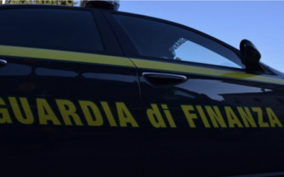 Arrestato nella notte dalla Guardia di Finanza di Asti falso avvocato molto noto sui social. Si faceva consegnare denaro da non vaccinati in difficoltà