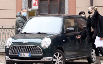 Colpito da malore improvviso il notissimo attore. Era stato con Carla Fracci testimonial della campagna vaccinale in Lombardia. Ricoverato